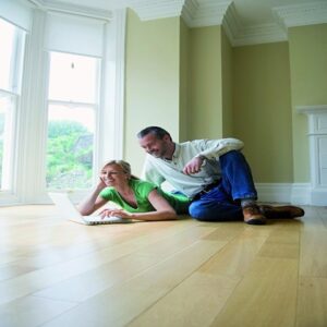SUELO LAMINADO DISFLOOR III TOP AC4 CLASE 32 7MM ,INSTALACION INCLUIDA